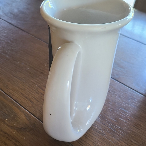 Set of horn shaped mugs Ocra whale and Beluga whale with seagulls Alaska - Picture 4 of 13